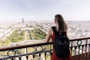 Découvrez la Petite Ceinture de Paris : Oasis Urbaine et Histoire Ferroviaire